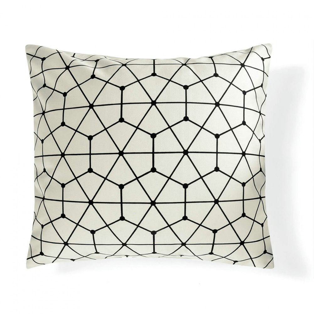 картинка "Figure (Diagonal)"     Декоративная подушка  от магазина Textile House